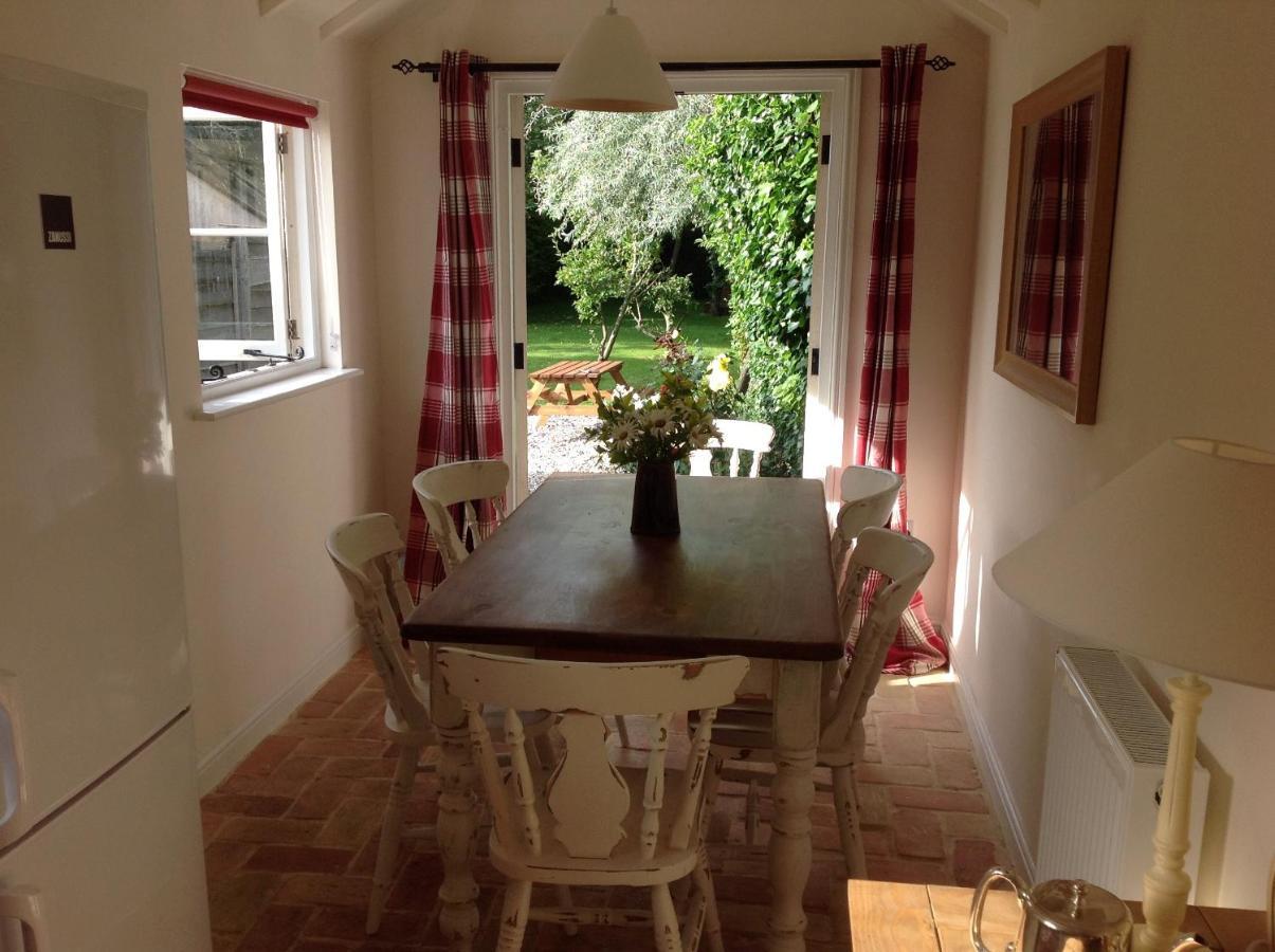 Acacia Cottage Halstead  Esterno foto